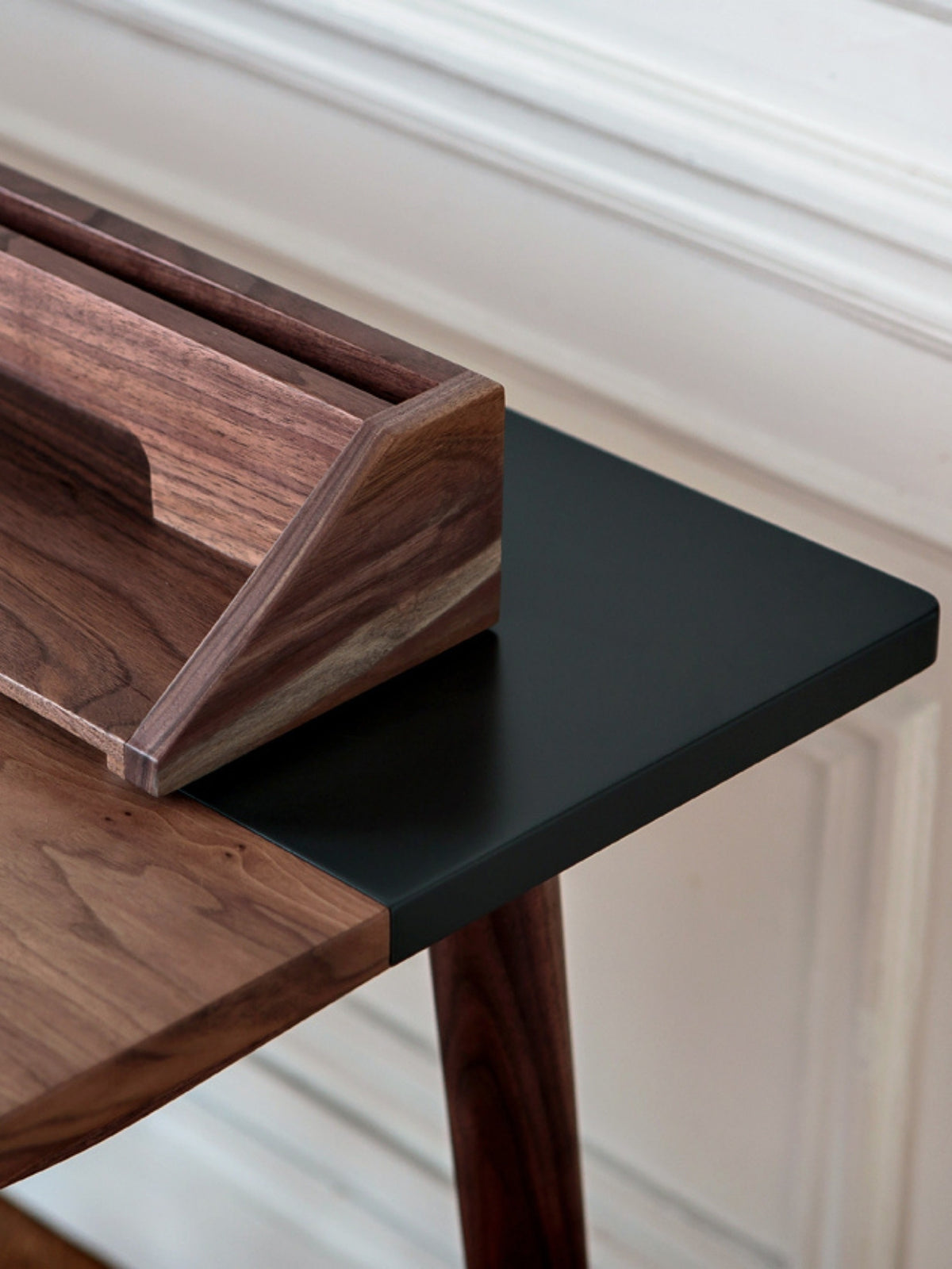 Bureau en noyer naturel, Honoré