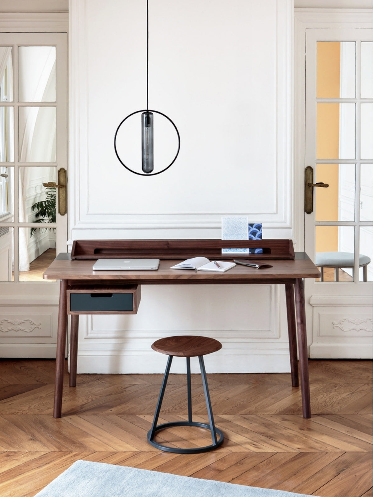 Bureau en noyer naturel, Honoré