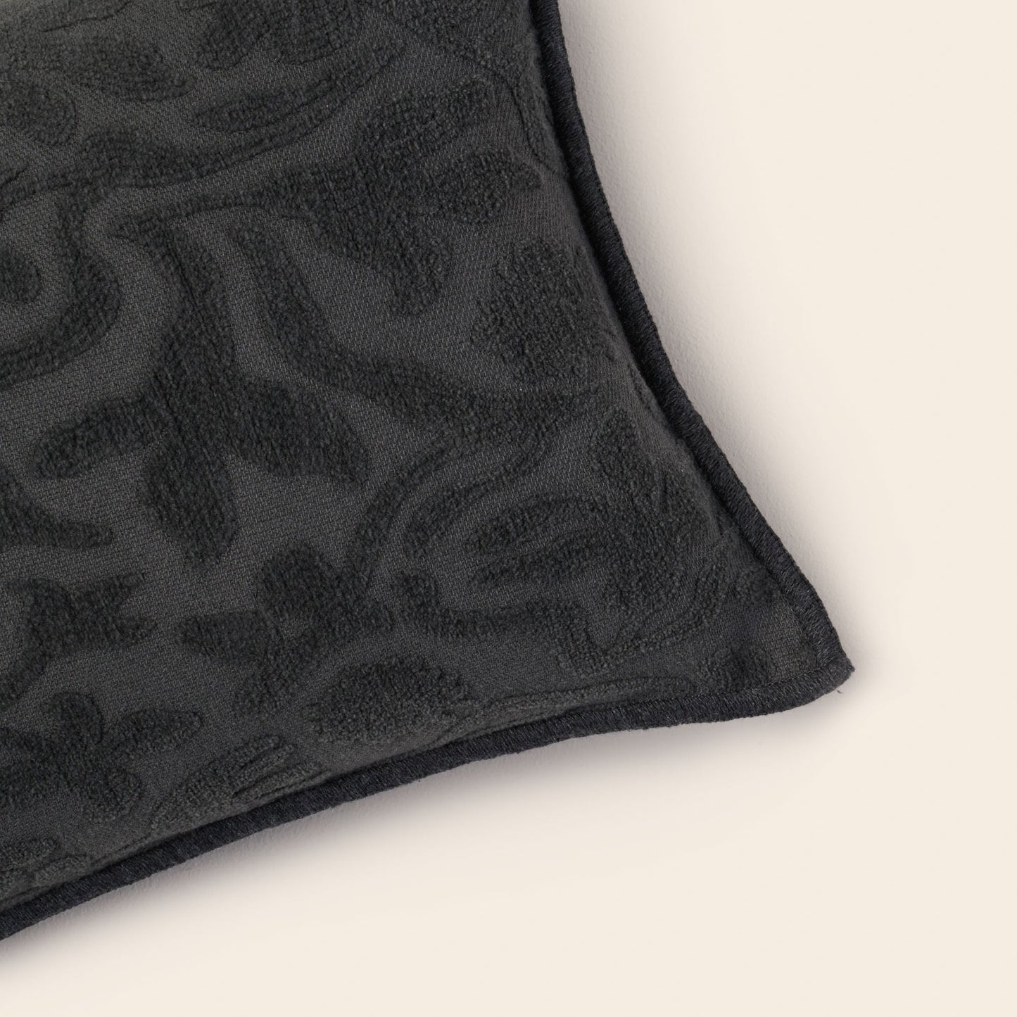 Housse de coussin CORINNA gris anthracite