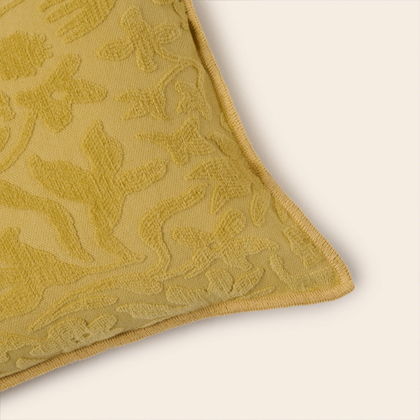 Housse de coussin CORINNA jaune indien