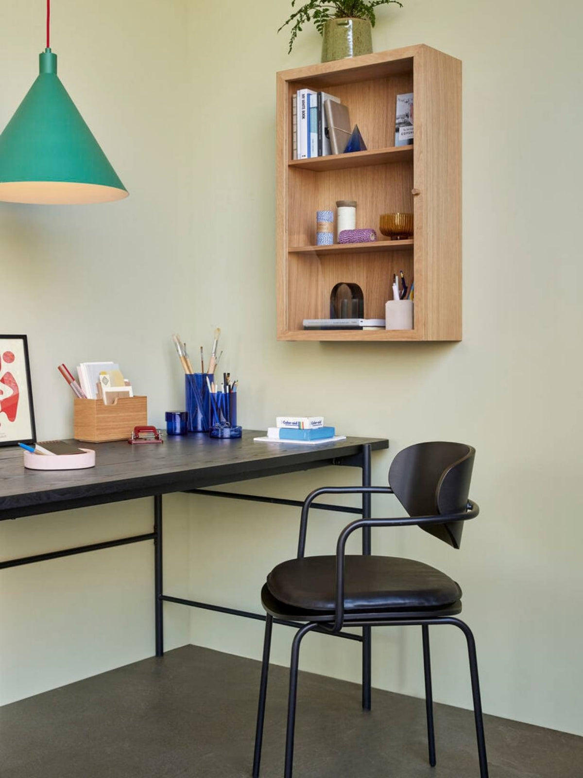 Bureau en bois de frêne et metal noir, Norm
