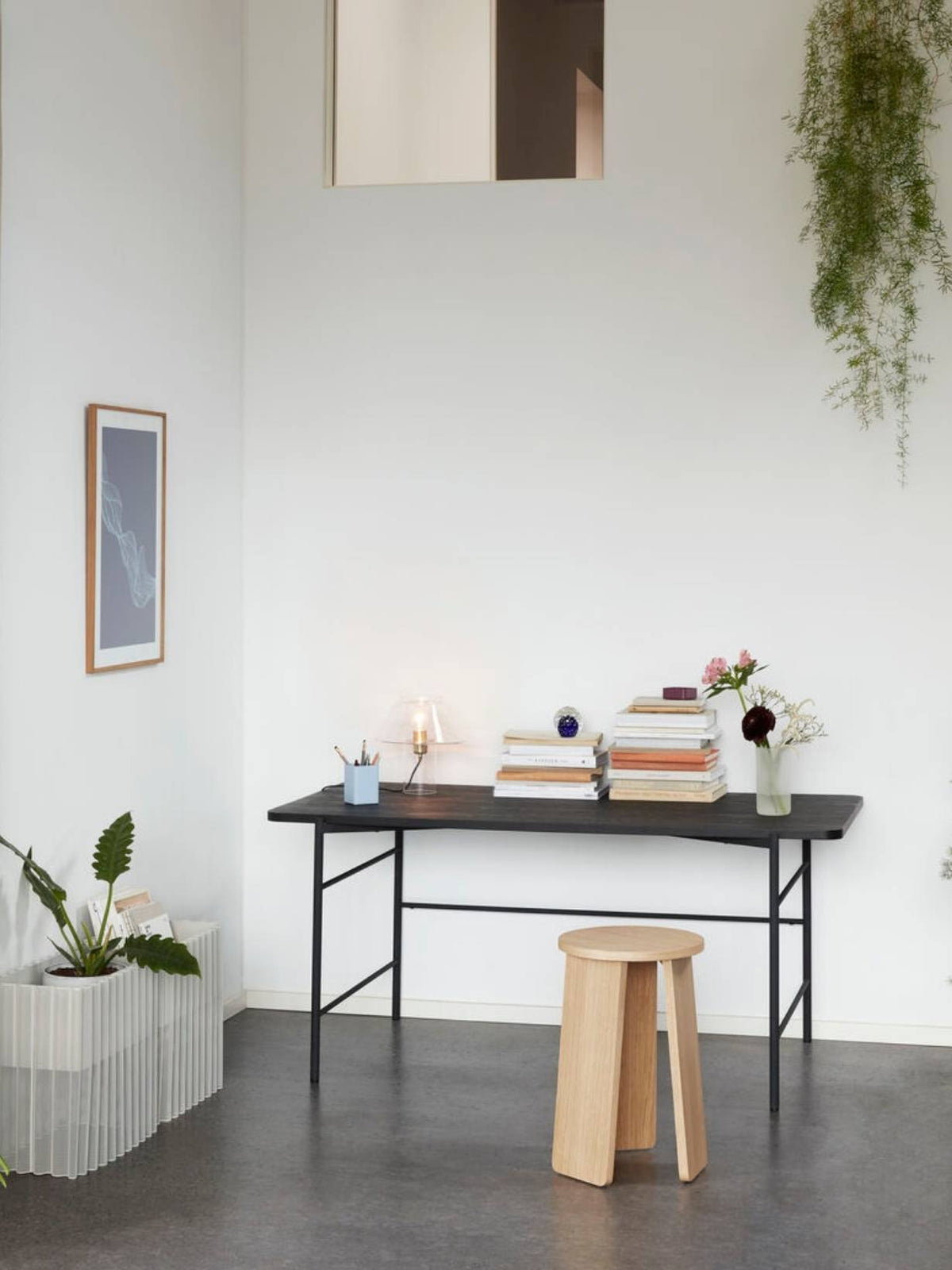 Bureau en bois de frêne et metal noir, Norm