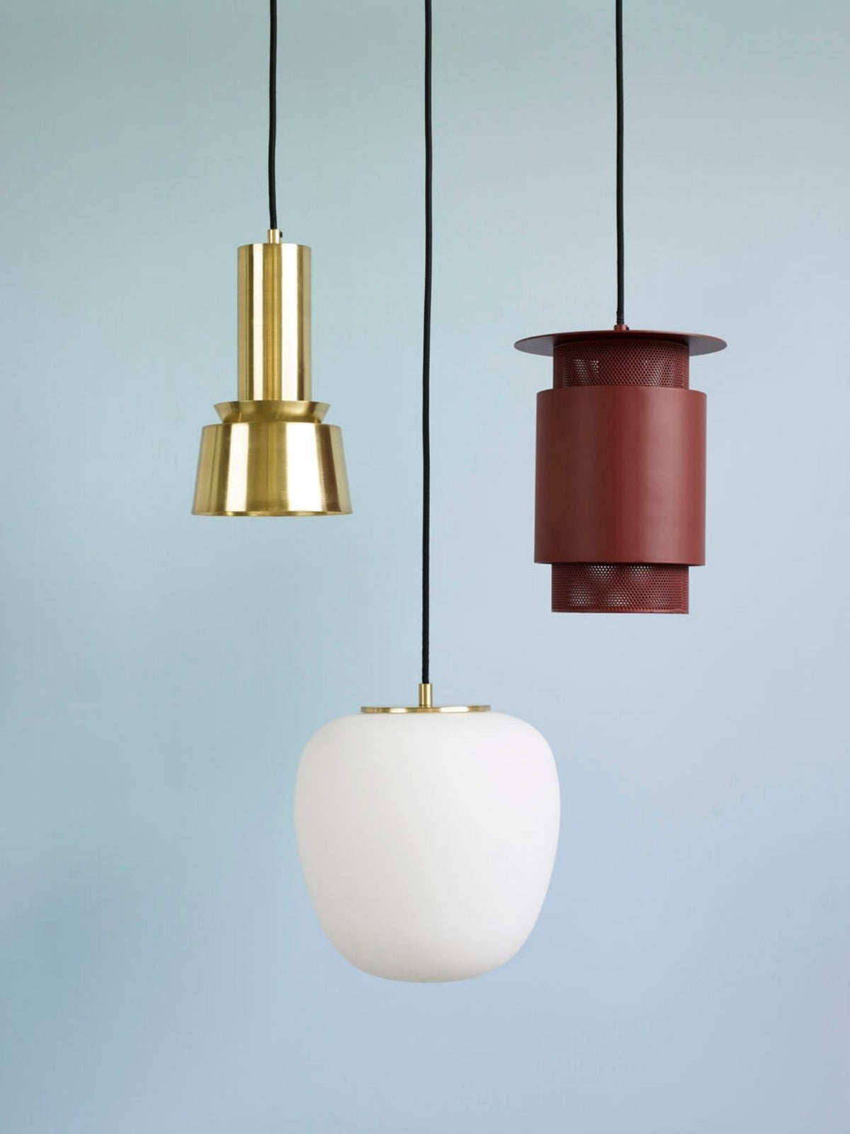 Suspension en verre opalin, Muse