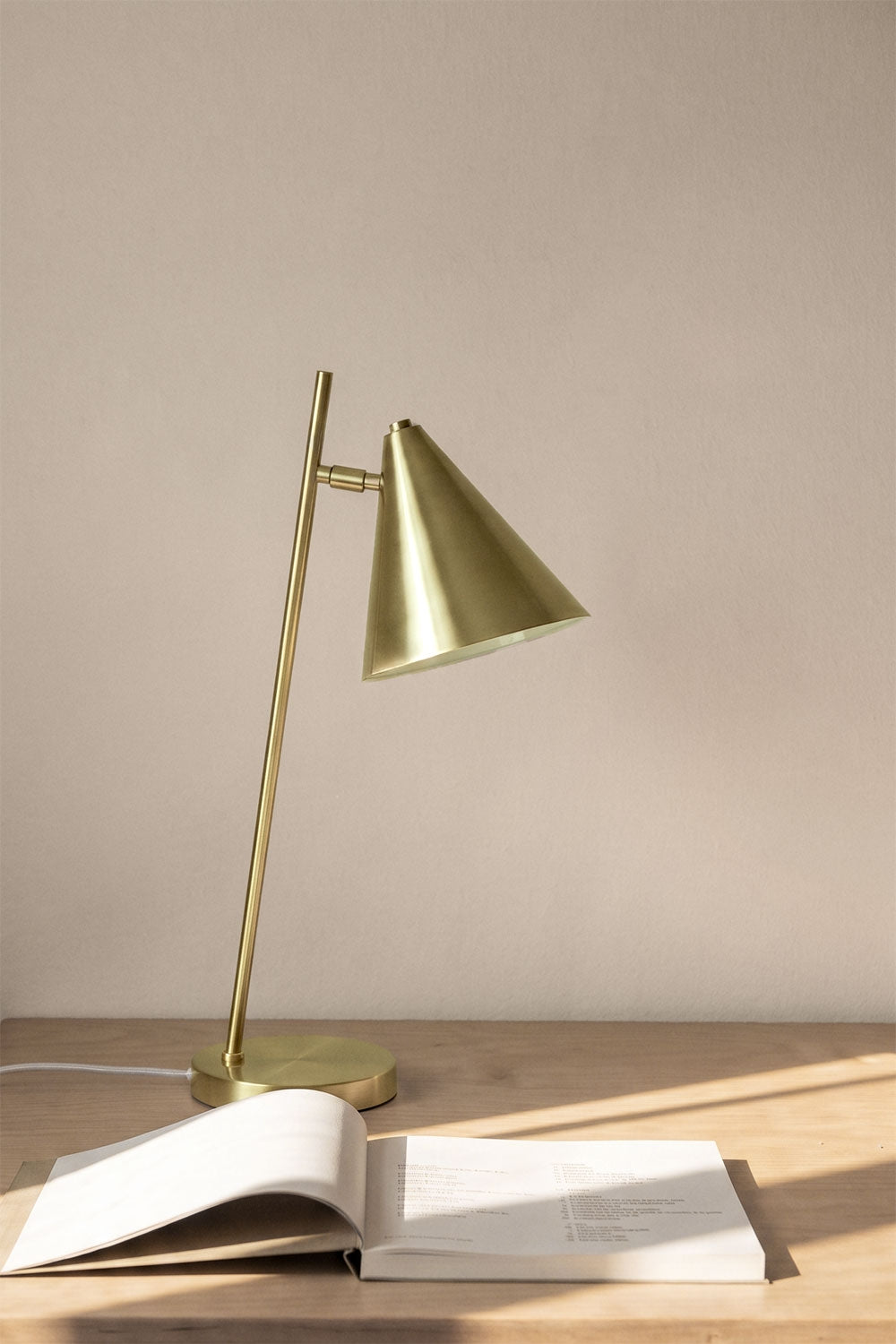 Lampe de table en métal Divone