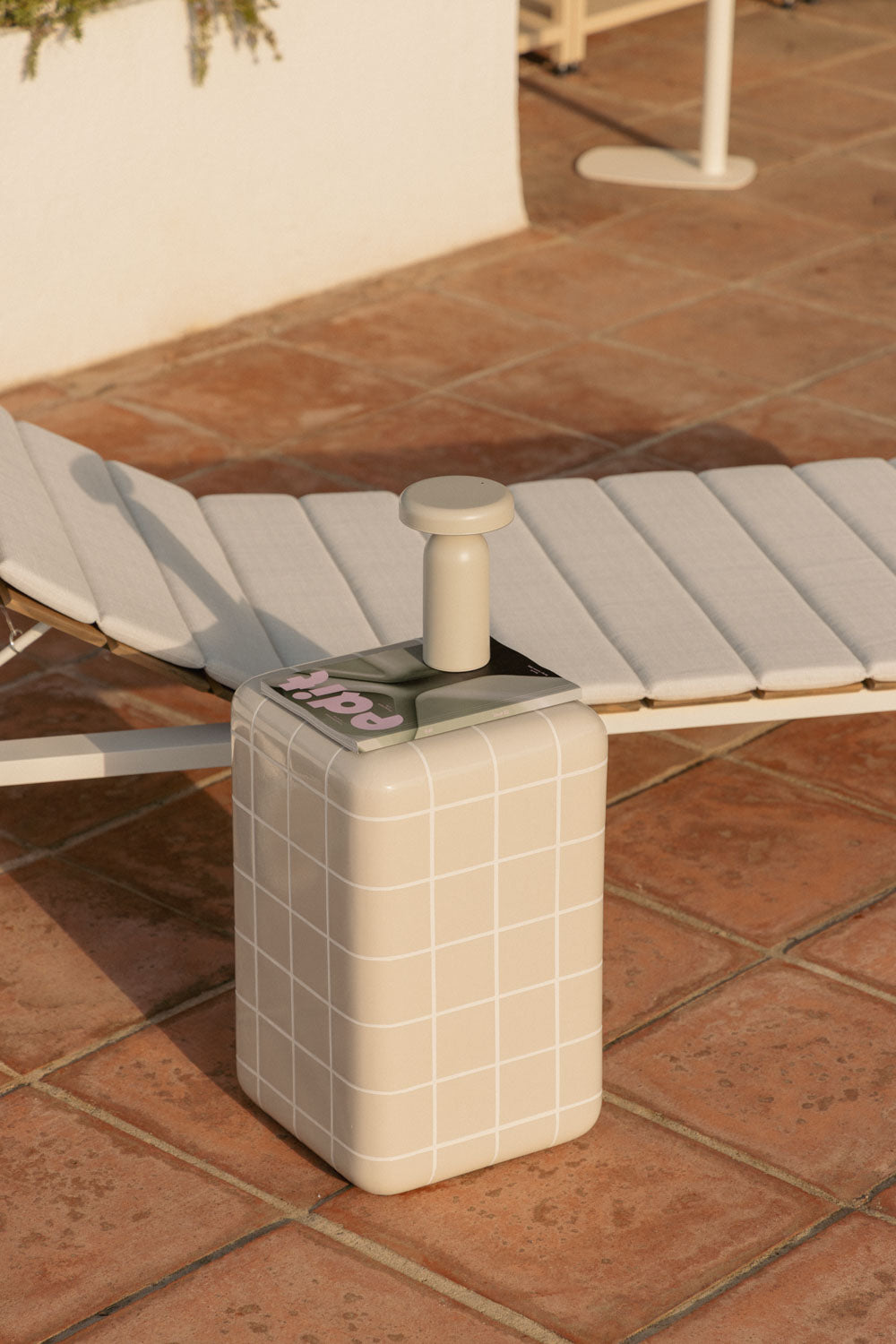 Table d'appoint carrée pour jardin 30x30 cm en ciment effet carreau Eleonor