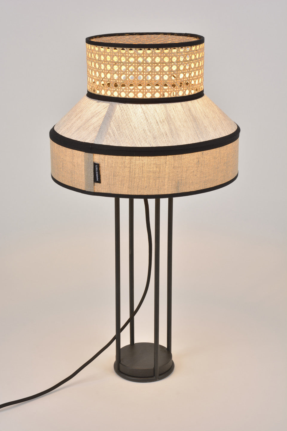 Lampe en métal et textile, Singapour Nude