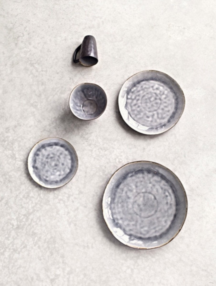 Lot de 6 petites assiettes en grès, Levi