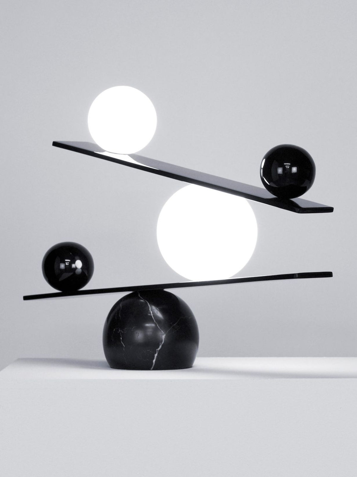 Lampe à poser, La Balance