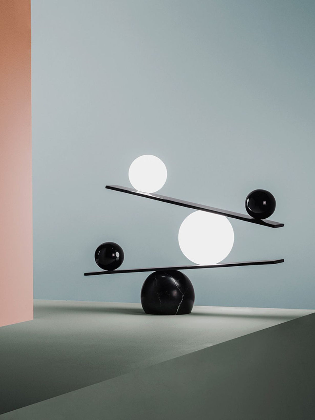 Lampe à poser, La Balance