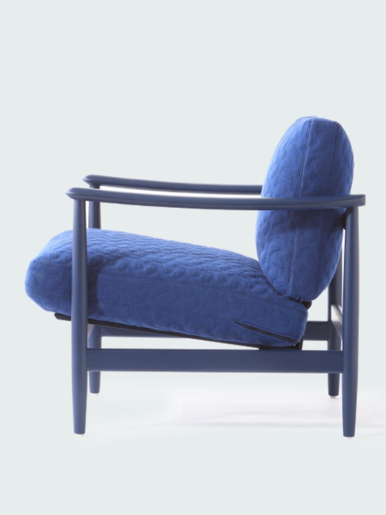 Fauteuil bleu en frêne, Swell Todd