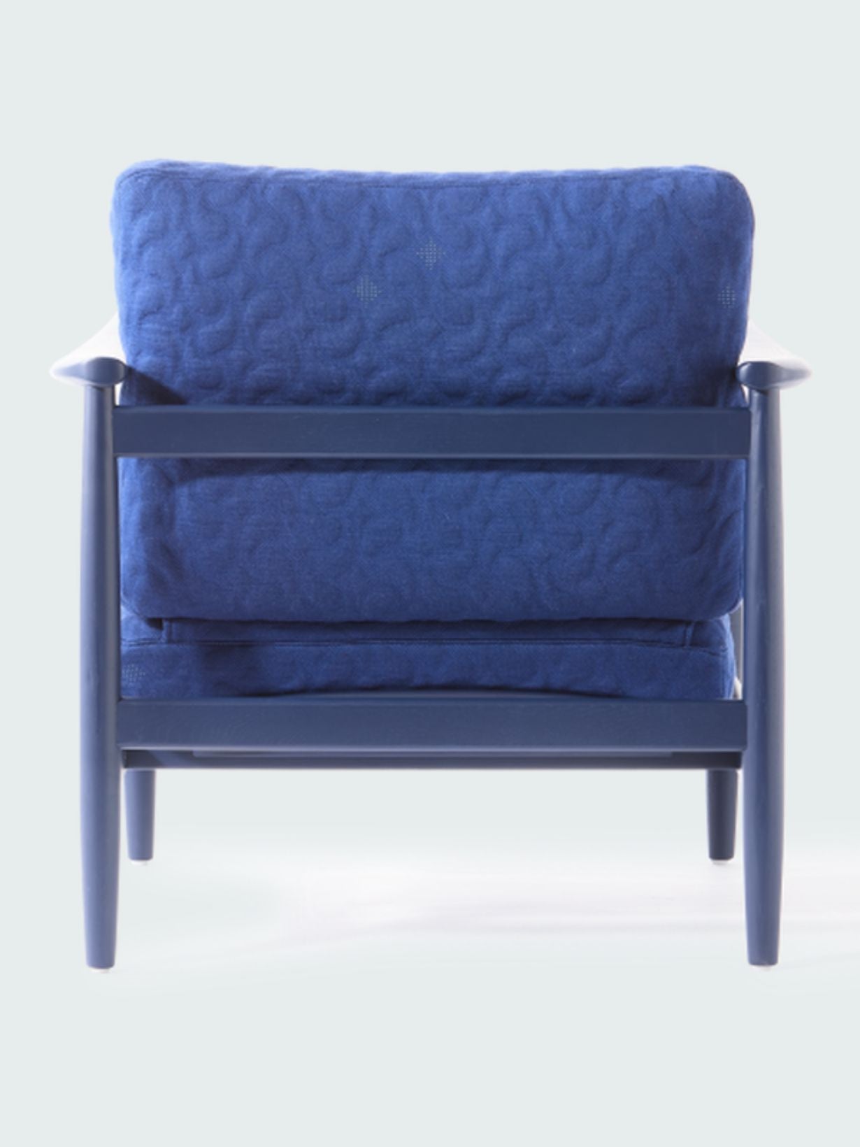Fauteuil bleu en frêne, Swell Todd