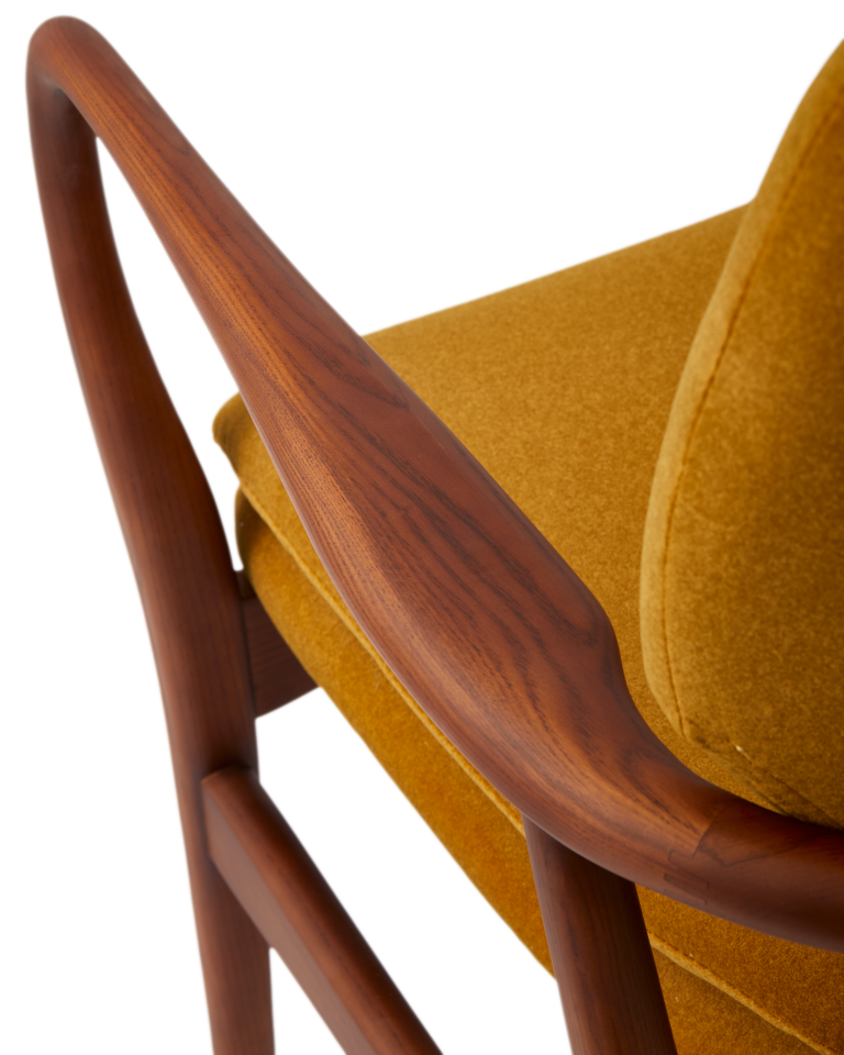 Fauteuil en frêne et tissu jaune, Peggy Soft