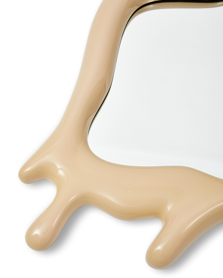 Miroir ovale en polyester laqué, Melting M