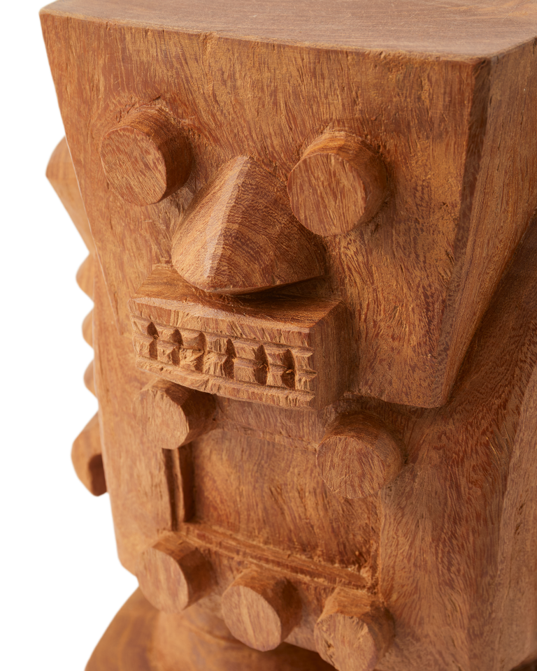 Tabouret en bois sculpté, Robot