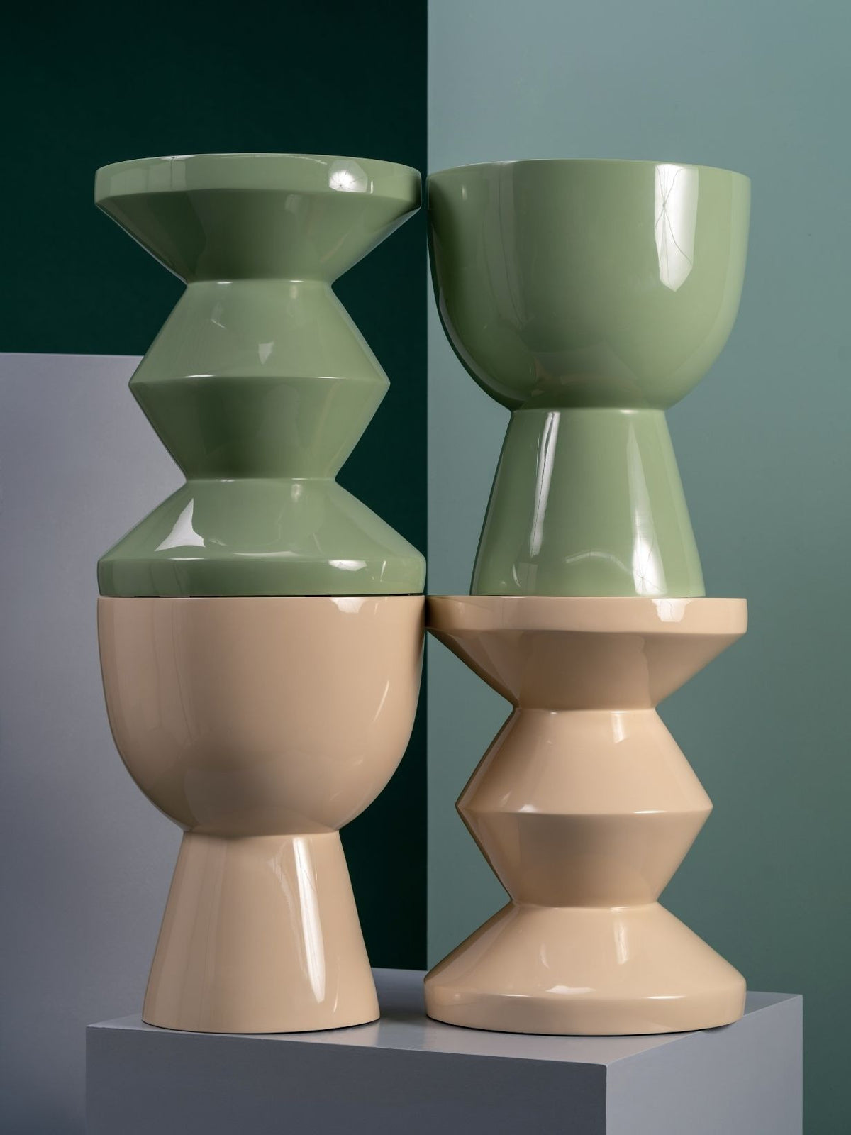Tabouret laqué, Zig Zag beige