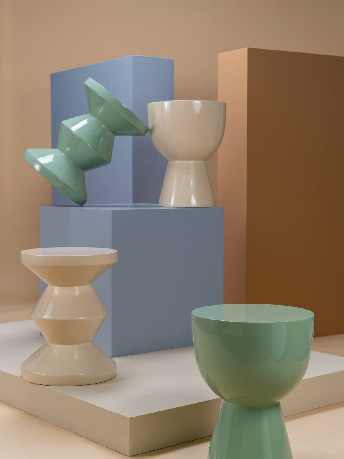 Tabouret laqué, Zig Zag beige