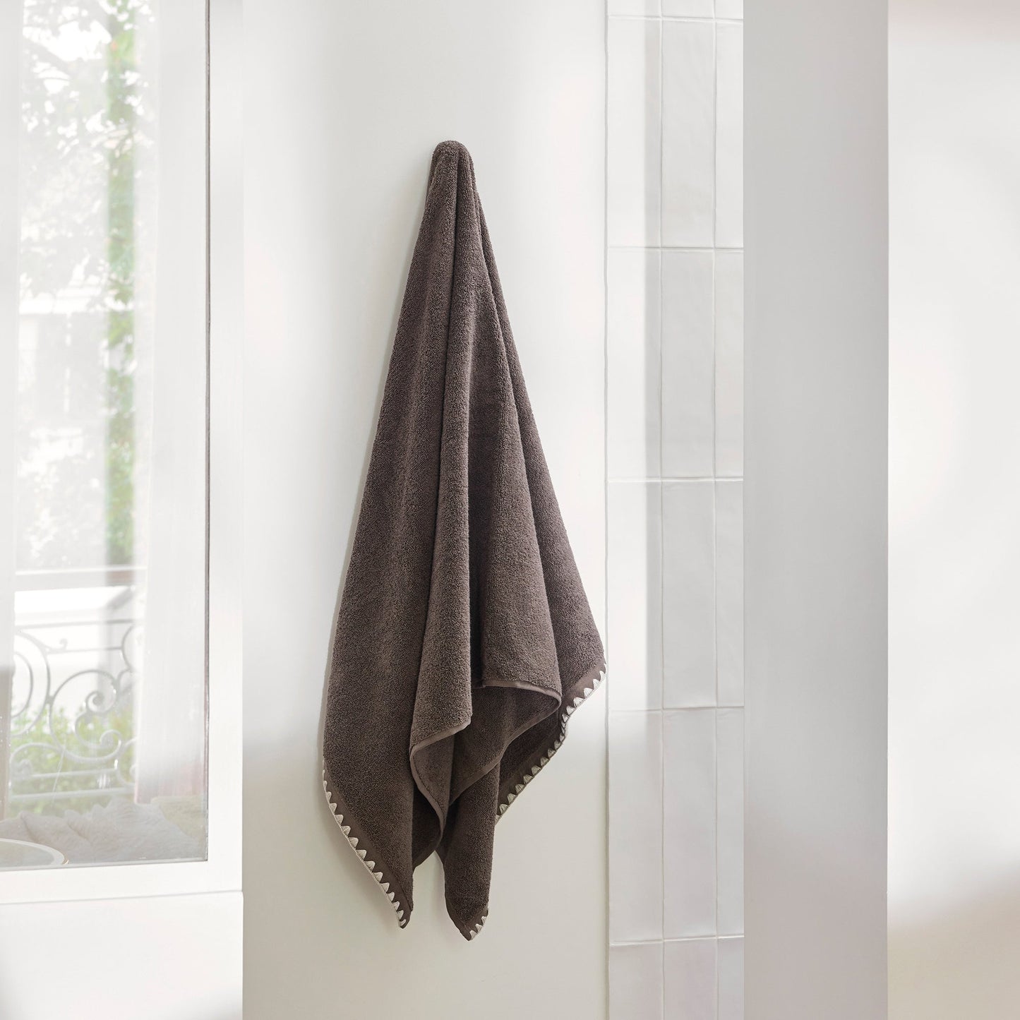 La Sortie de Bain NERYDA brun cendré et beige