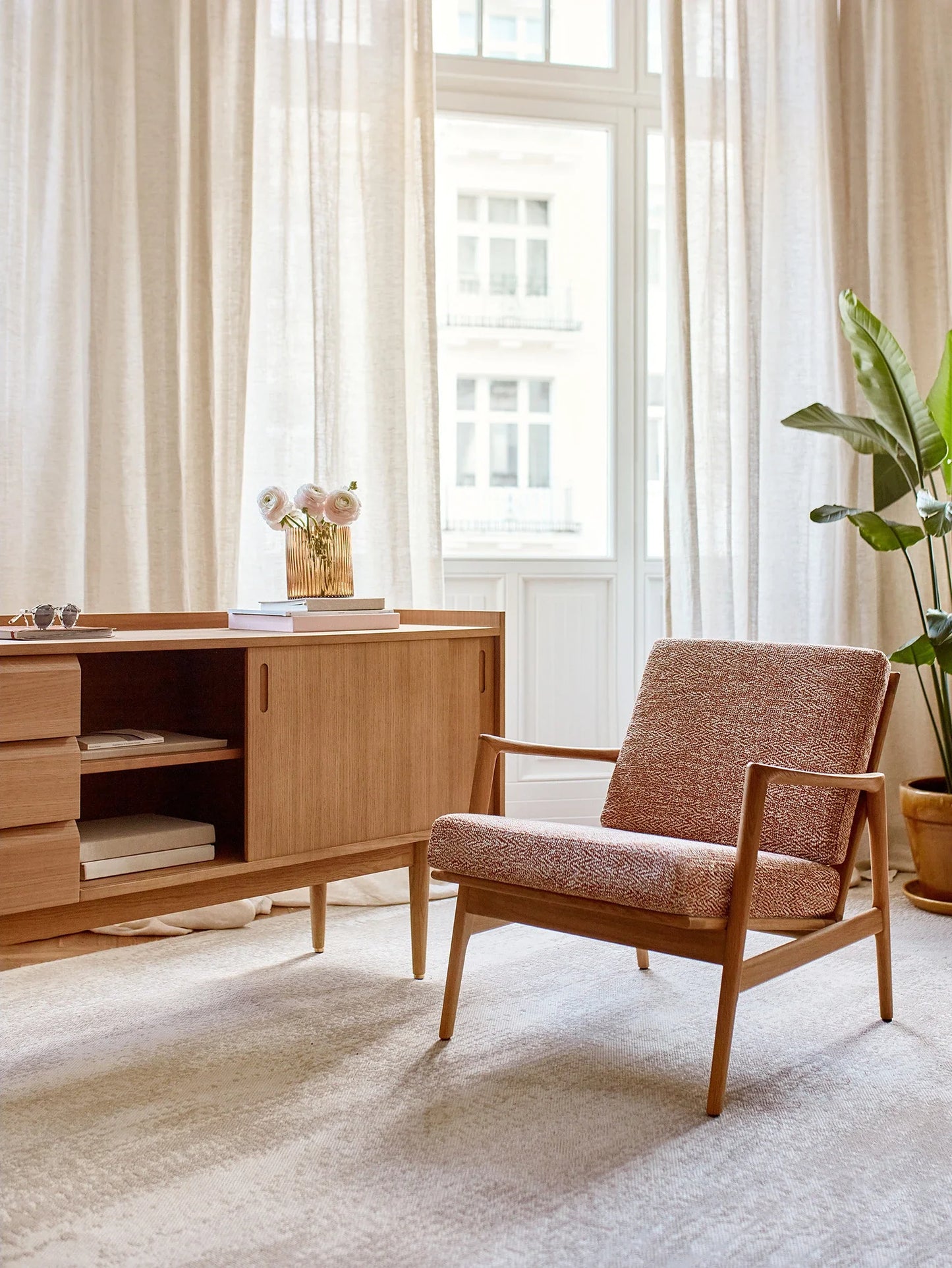 Stefan Lounge Chair in Grain Peche