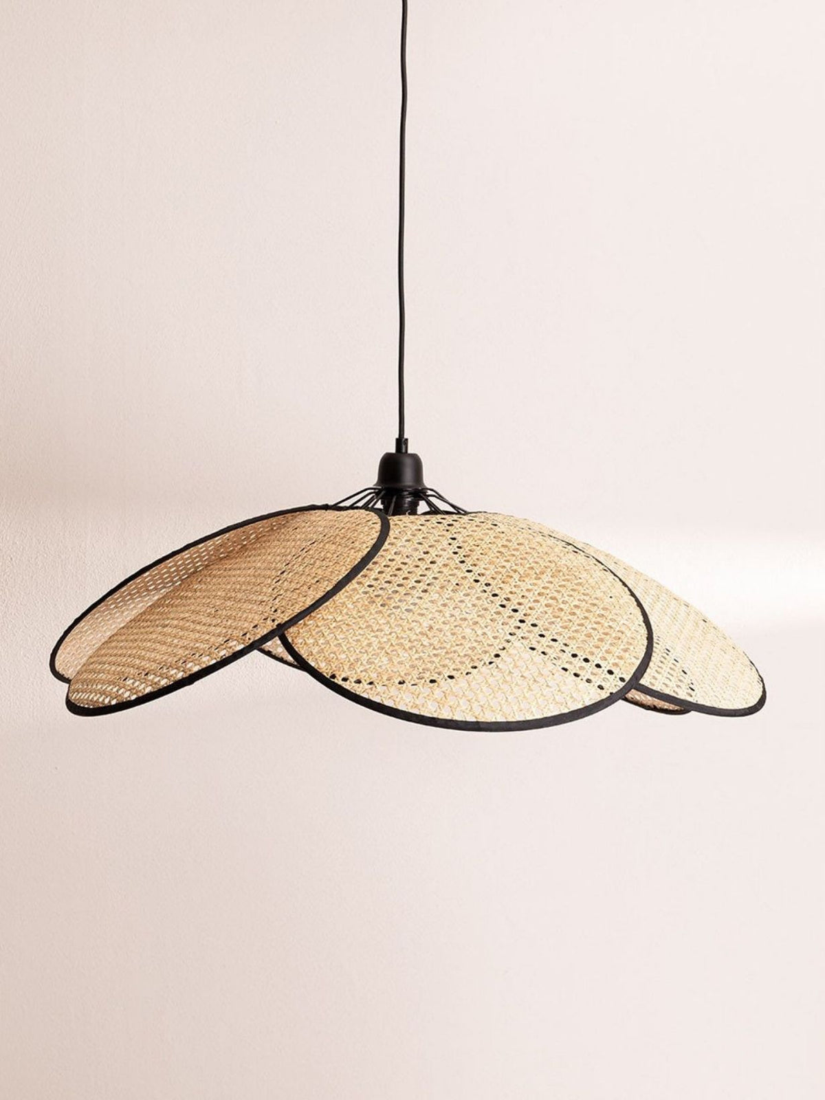 Suspension en cannage naturel ganse noir 73cm, Evasion