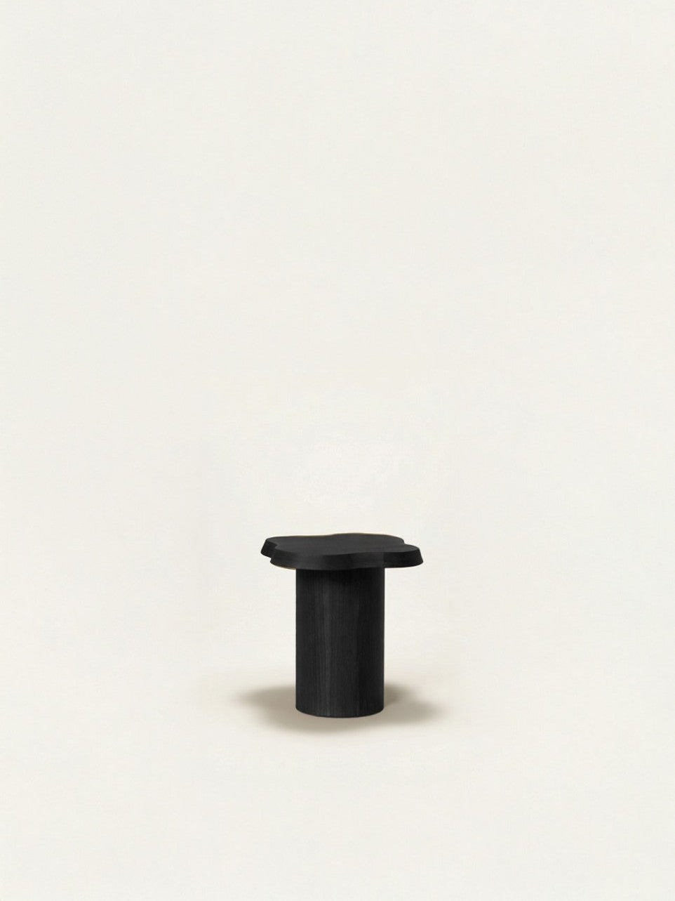 Table d'appoint en bois, Mahaut