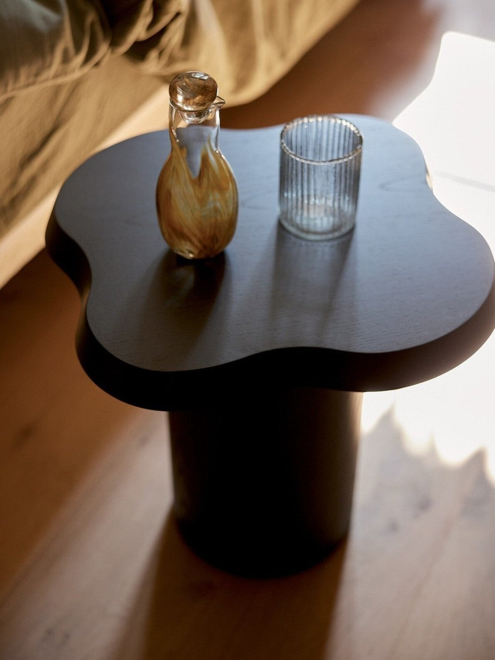 Table d'appoint en bois, Mahaut