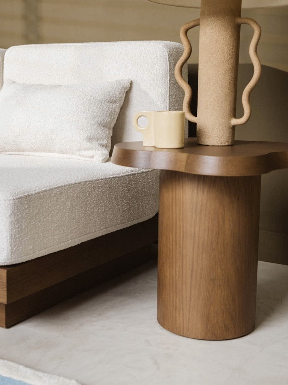 Table d'appoint en bois, Mahaut