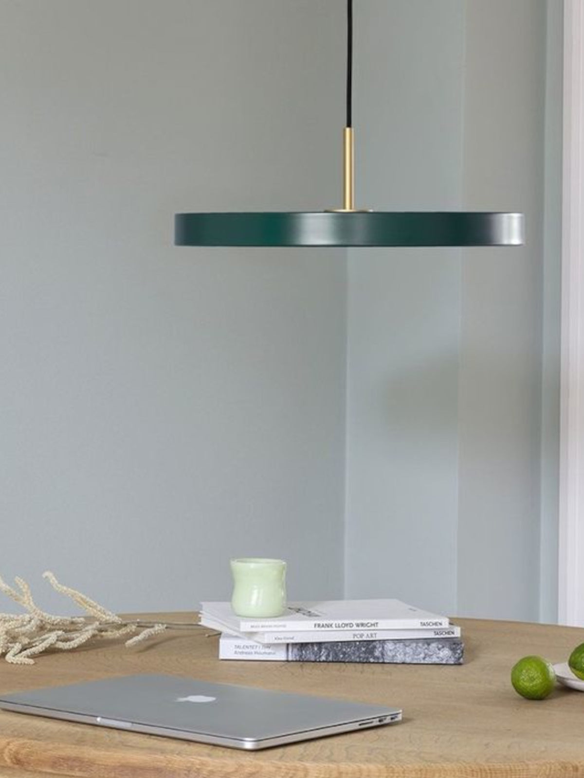 Suspension LED bleu pétrole avec détail en laiton, Asteria