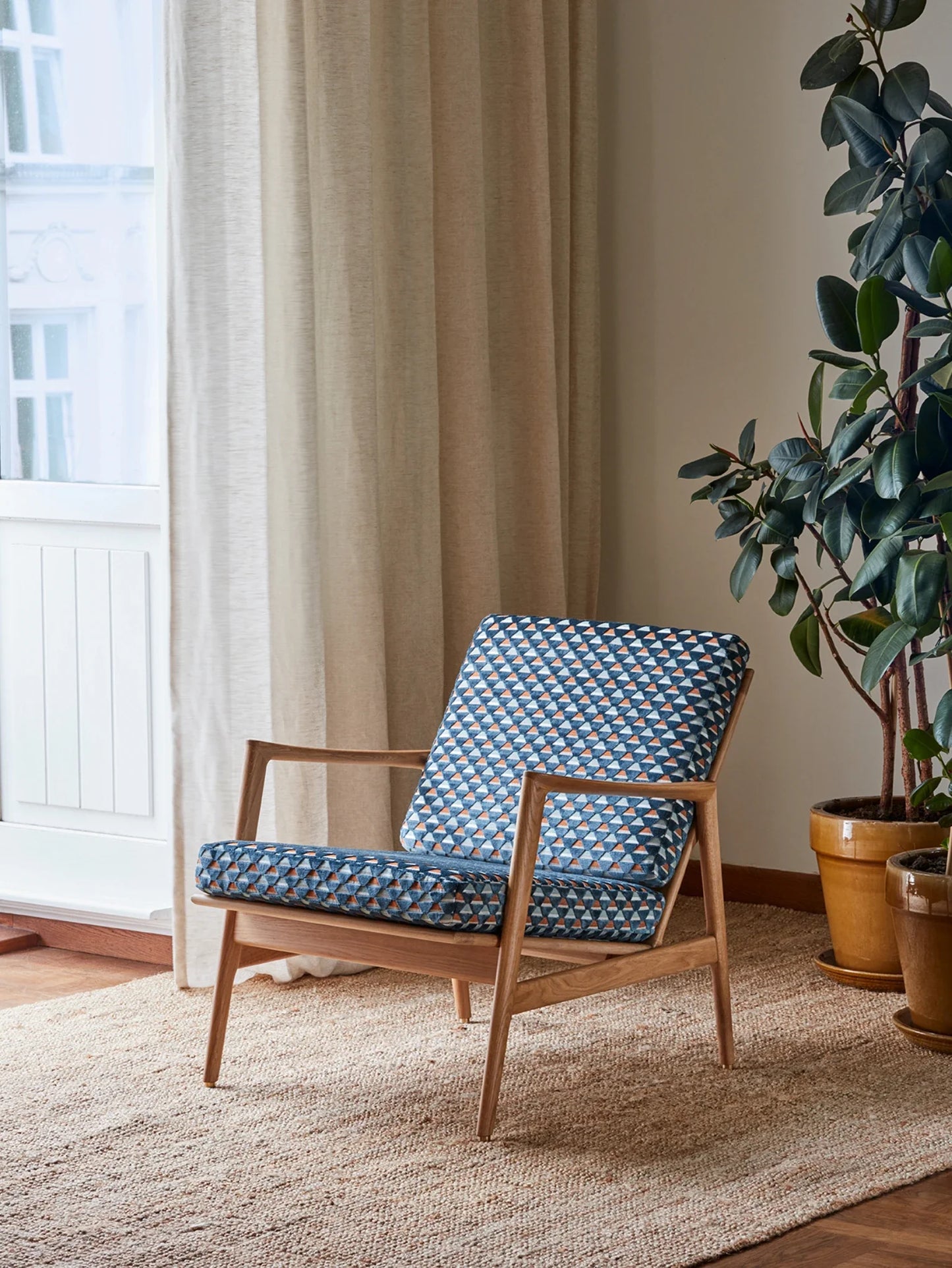 Stefan Lounge Chair in Uroko Topaze Casamance