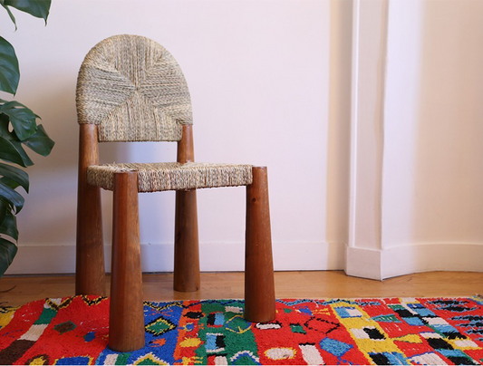 Chaise en bois et paille fait-main au Maroc