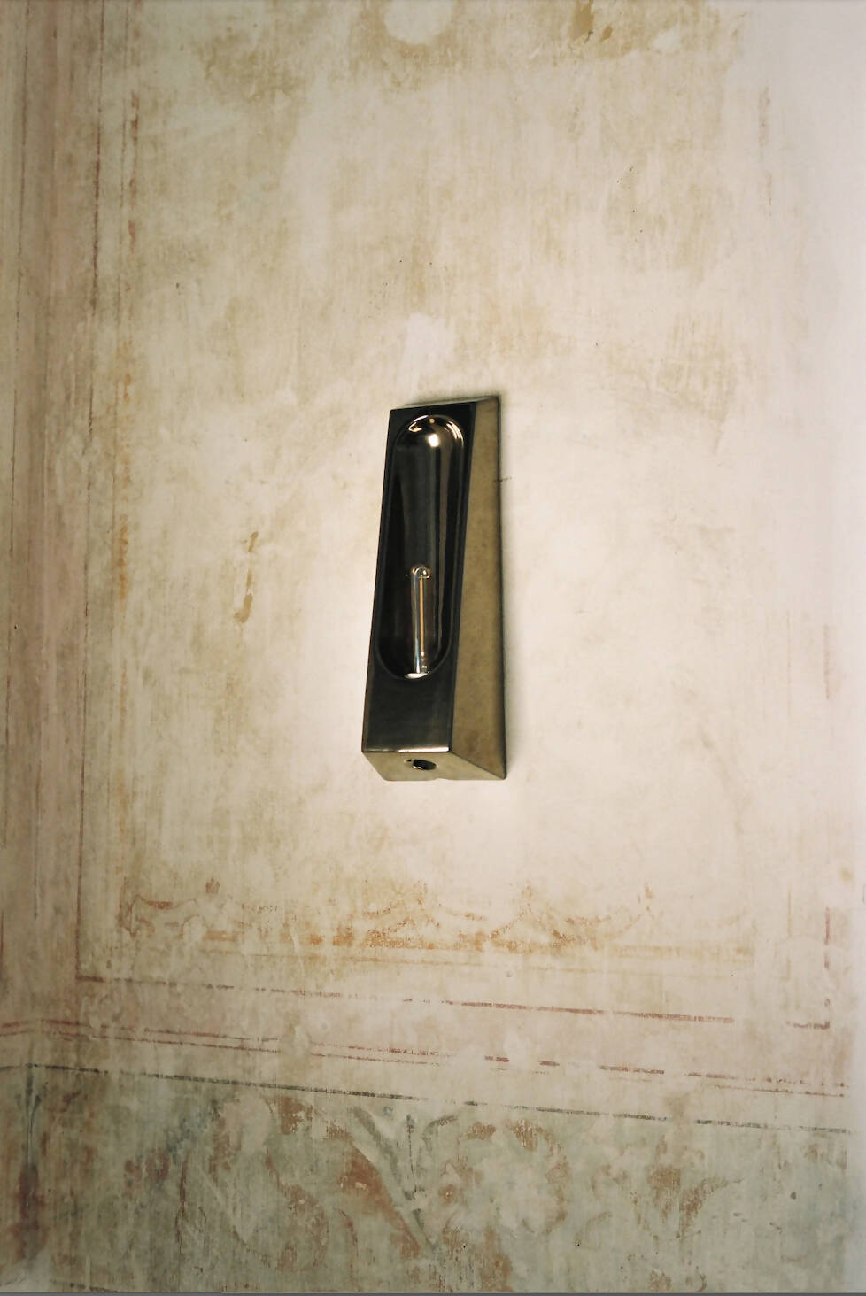 Applique Alcove Bronze