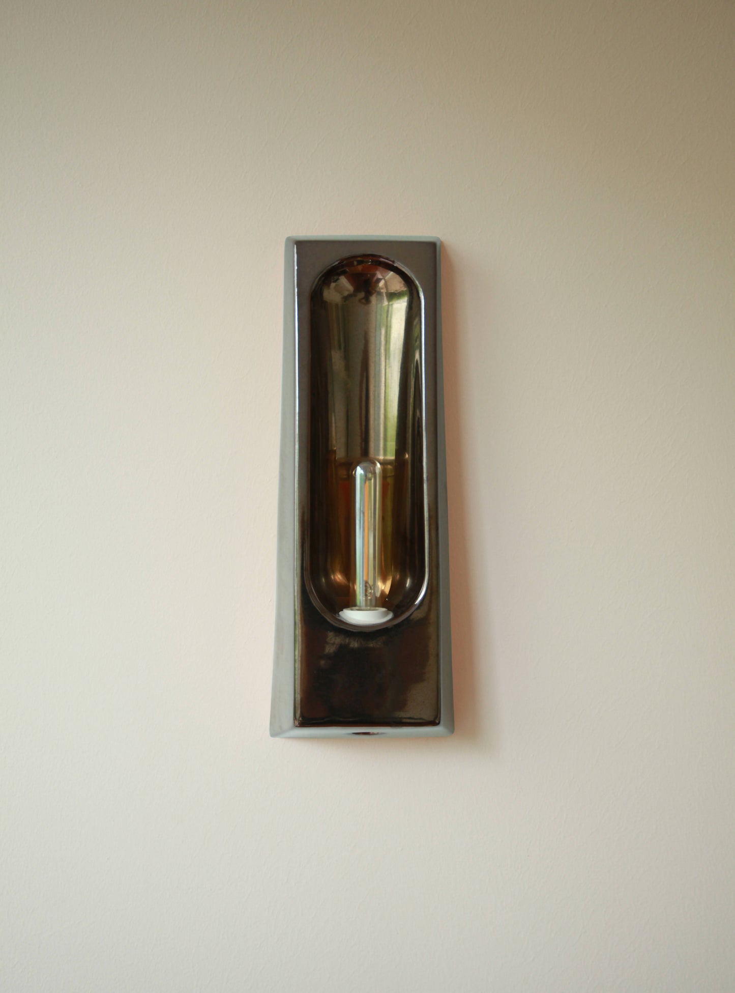 Applique Alcove Bronze